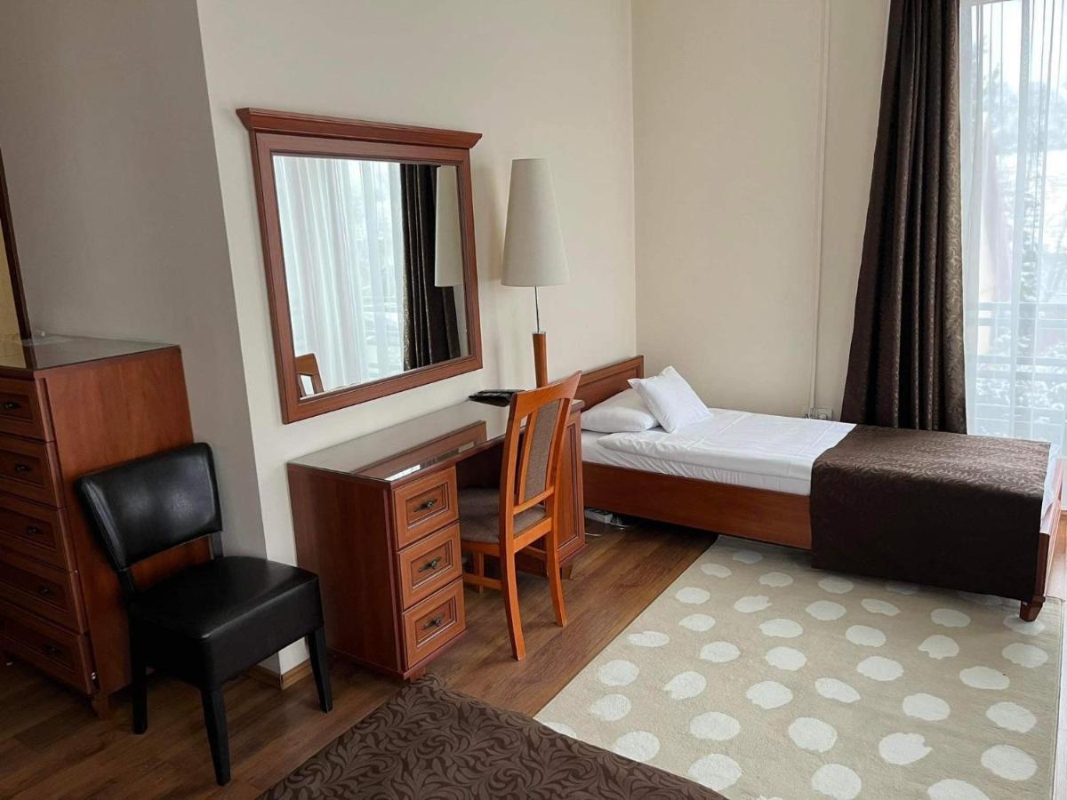 Brill Hotel Bekescsaba Eksteriør billede