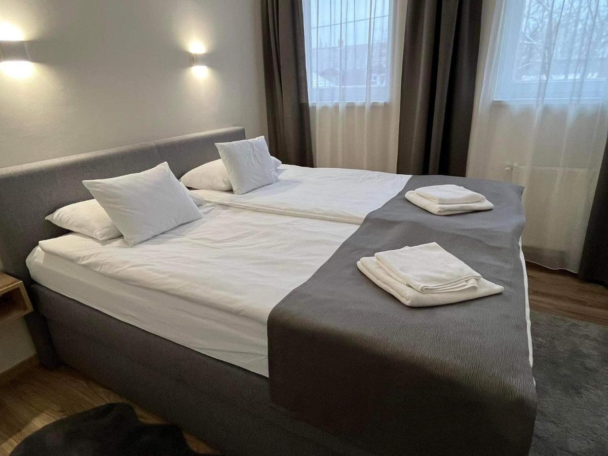 Brill Hotel Bekescsaba Eksteriør billede