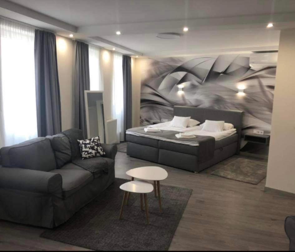 Brill Hotel Bekescsaba Eksteriør billede
