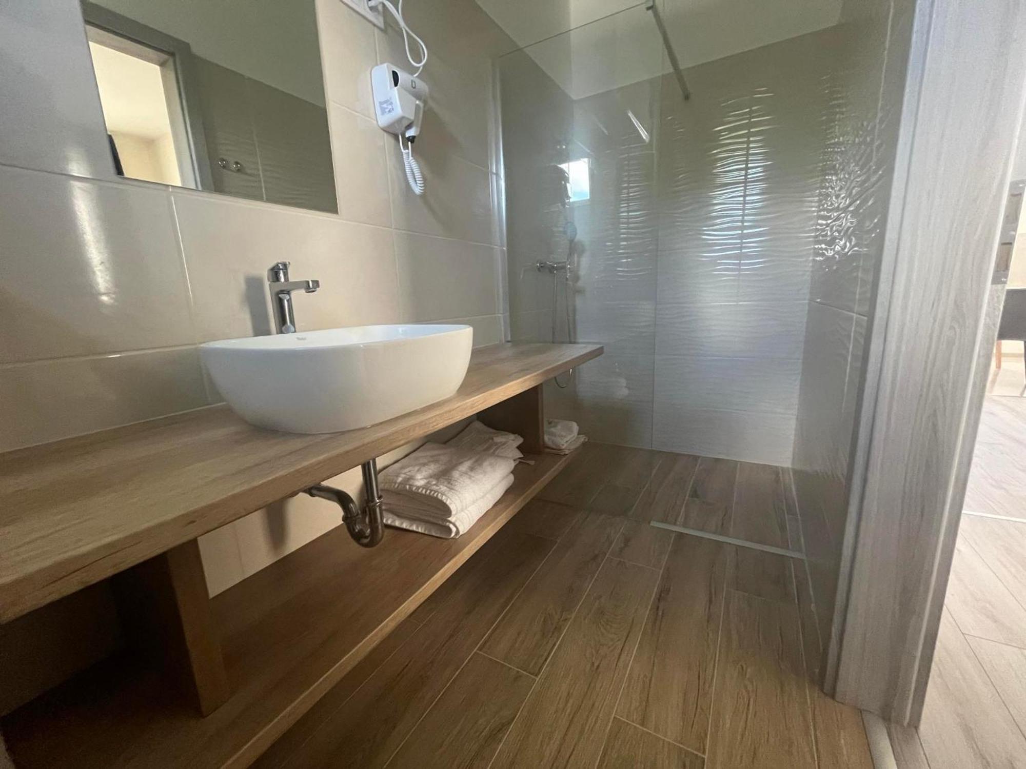 Brill Hotel Bekescsaba Eksteriør billede